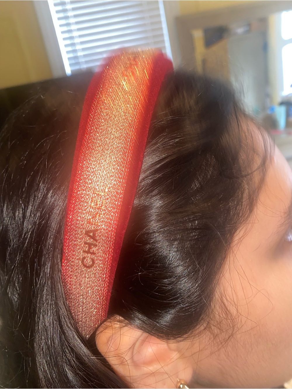 CHANEL Red Ribbon - Picture 11 of 11
